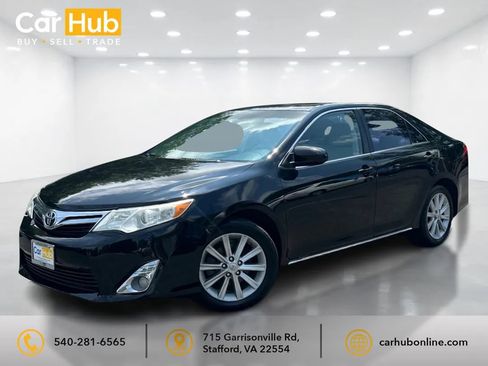 Used 2014 Toyota Camry XLE FWD image 3
