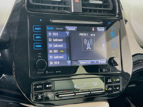 Used 2017 Toyota Prius Four FWD image 15
