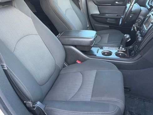 Used 2015 Chevrolet Traverse LT w/ Style and Technology Package image 35