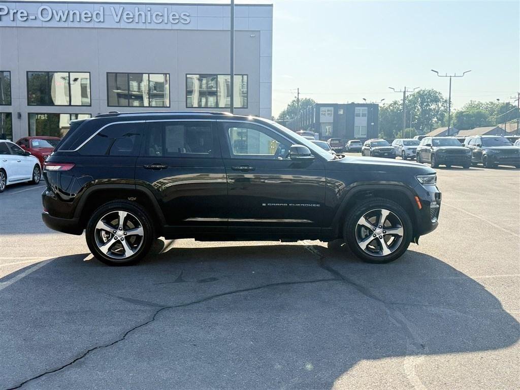 Used 2023 Jeep Grand Cherokee 4WD 4xe image 8