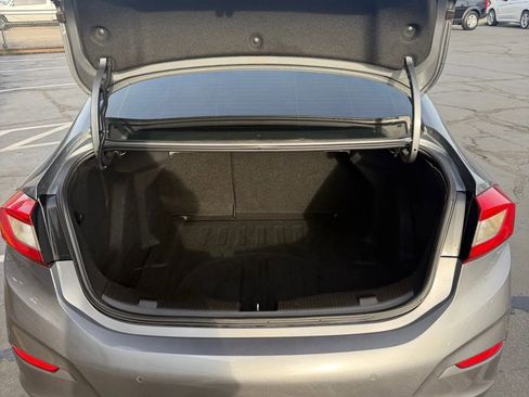 Used 2018 Chevrolet Cruze Premier w/ Enhanced Convenience Package image 17