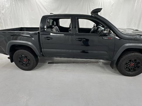 Used 2019 Toyota Tacoma TRD Pro image 2