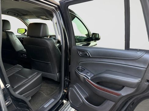 Used 2017 GMC Yukon SLT AWD/4WD image 18