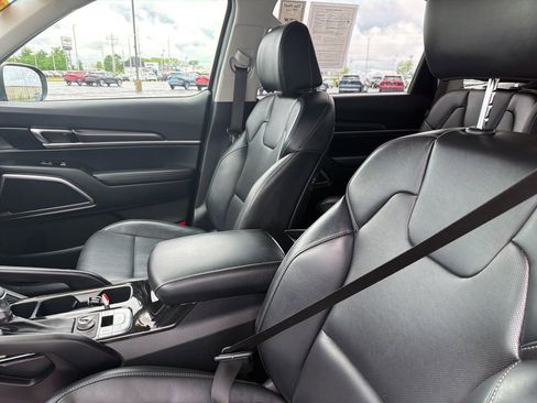 Used 2025 Kia Telluride S AWD/4WD image 14