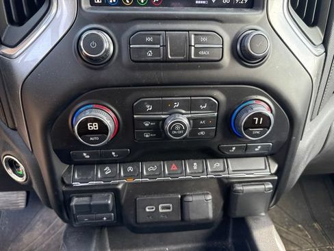 Used 2019 Chevrolet Silverado 1500 LT Trail Boss AWD/4WD image 12