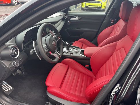 New 2024 Alfa Romeo Giulia Quadrifoglio image 11