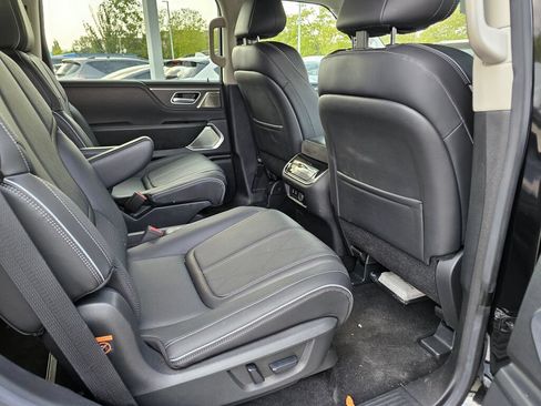 Used 2025 INFINITI QX80 Sensory AWD/4WD image 15