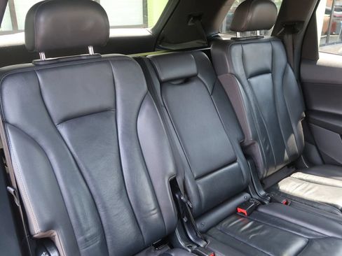 Used 2019 Audi Q7 2.0T Premium AWD/4WD image 24