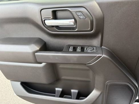 Used 2025 Chevrolet Silverado 1500 Custom image 16