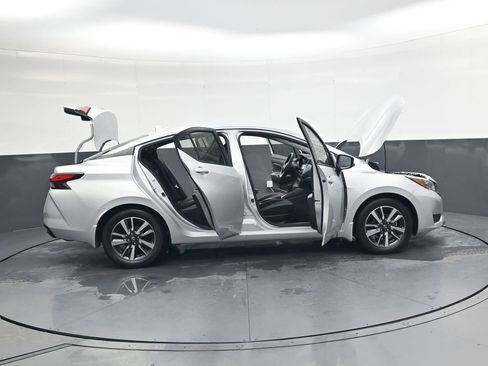 Used 2025 Nissan Versa SV w/ Trunk Package image 32