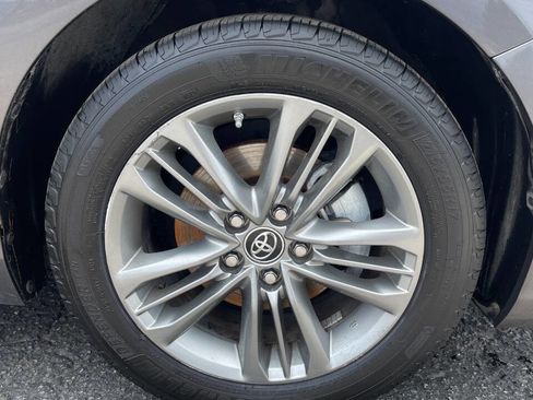 Used 2016 Toyota Camry SE image 9
