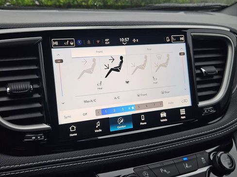 New 2026 Chrysler Pacifica Select image 22