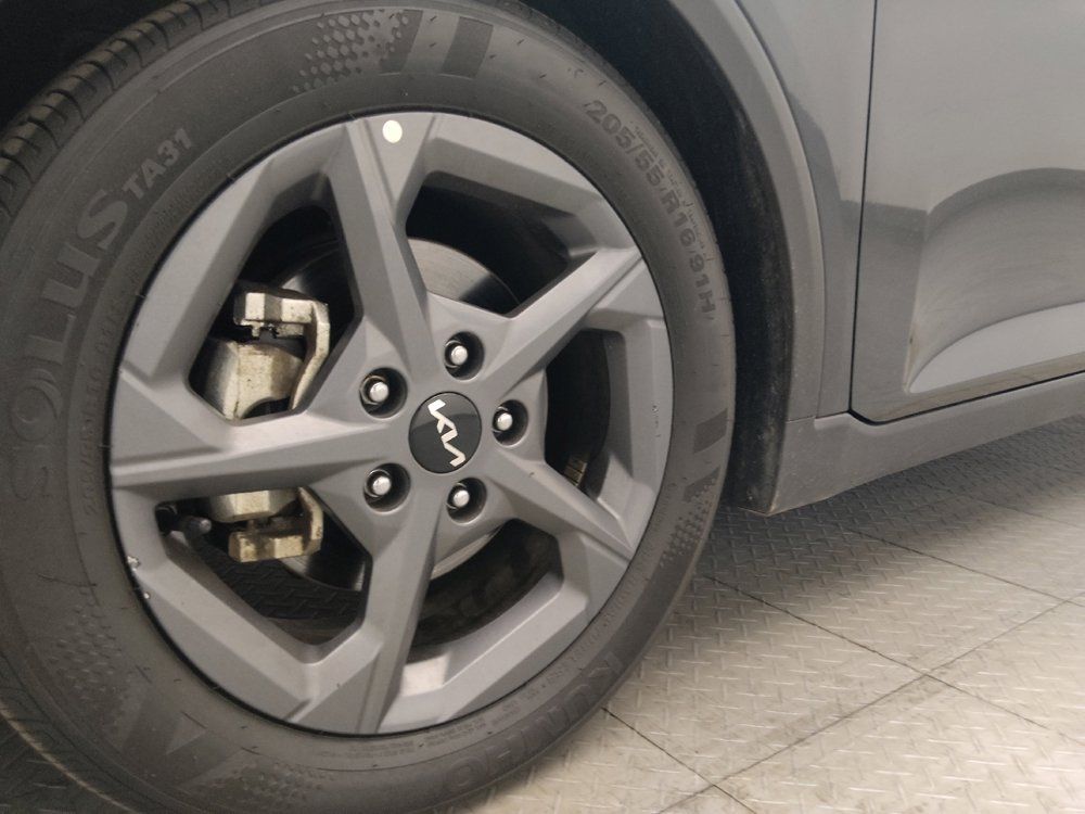 Used 2025 Kia K4 FWD image 31