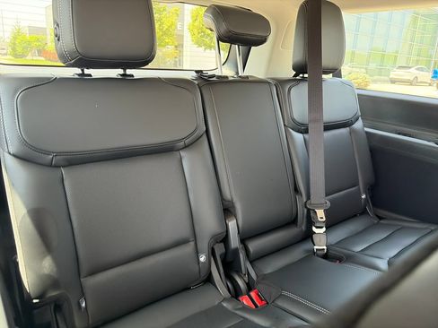 Used 2025 Ford Expedition Max Platinum AWD/4WD image 40