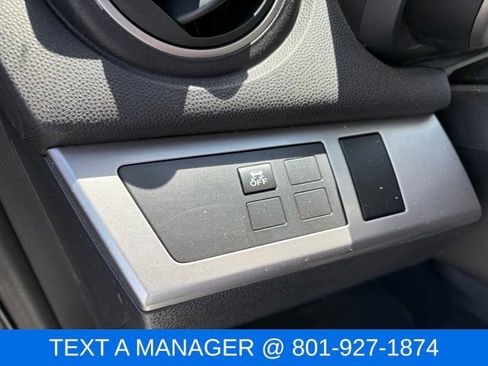 Used 2012 MAZDA MAZDA3 i Touring FWD image 16