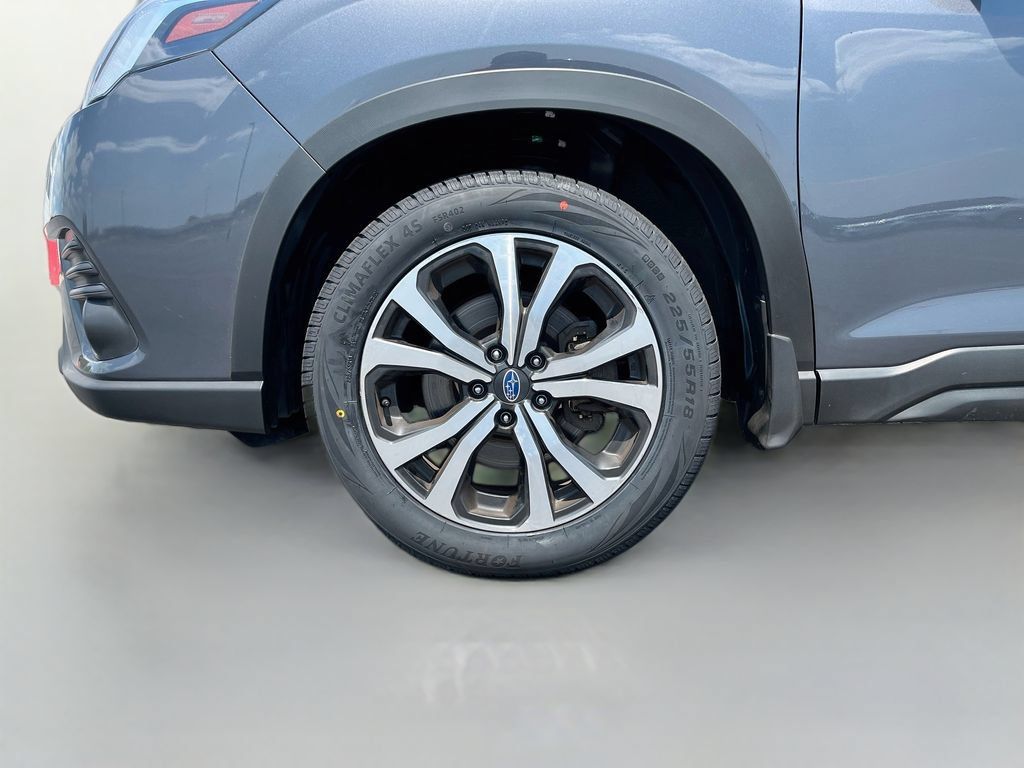 Used 2024 Subaru Forester Limited AWD/4WD image 32
