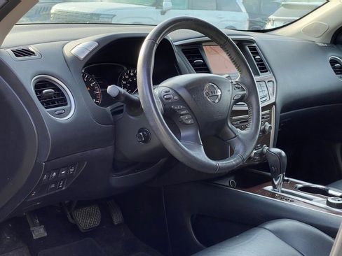 Used 2017 Nissan Pathfinder Platinum AWD/4WD image 10