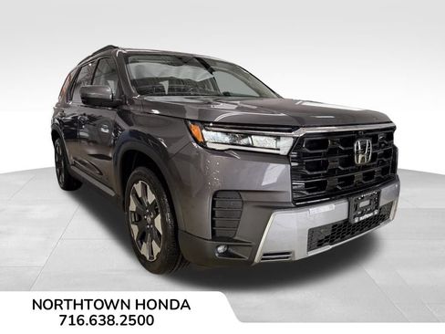 Used 2026 Honda Pilot Touring image 2