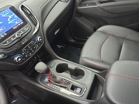 Used 2022 Chevrolet Equinox RS w/ RS Leather Package image 25