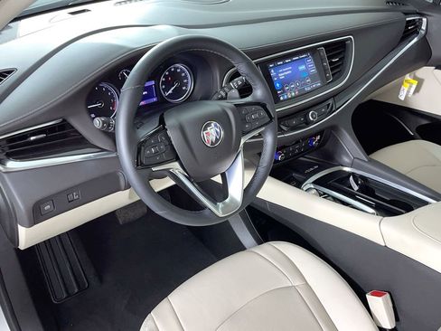 Used 2022 Buick Enclave Essence w/ Sport Touring Edition image 10