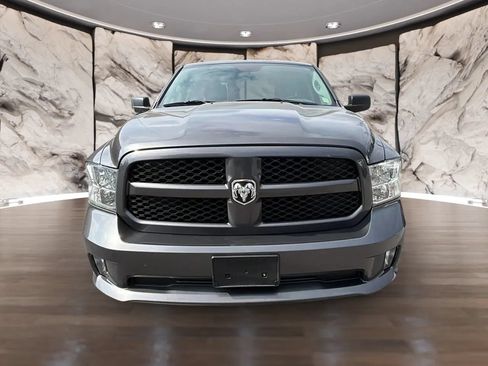 Used 2017 RAM 1500 Express w/ Express Value Package AWD/4WD image 3