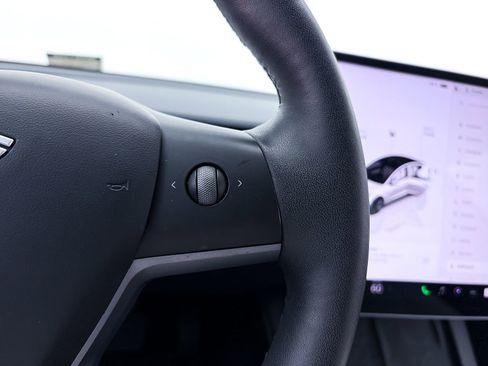 Used 2023 Tesla Model 3 Standard Range image 24