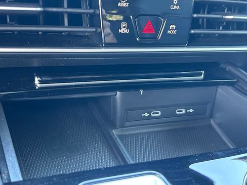 Used 2024 Volkswagen Atlas SE FWD image 34