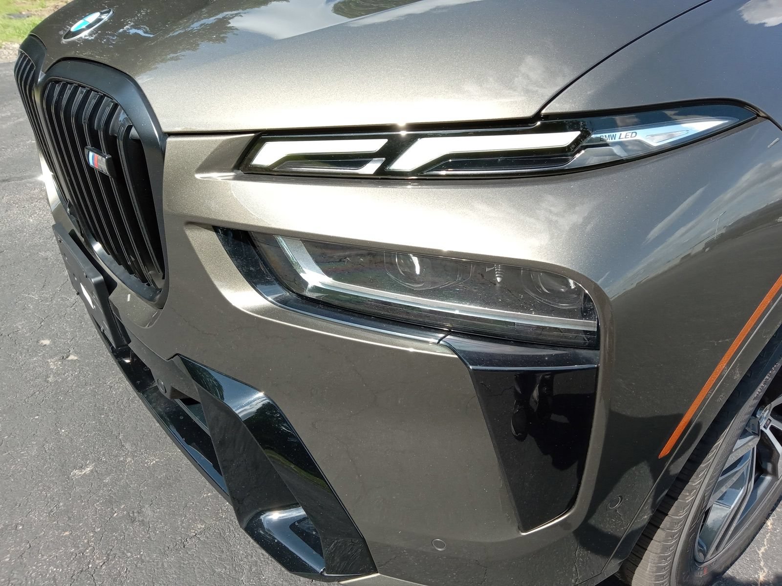 Used 2024 BMW X7 M60i w/ Climate Comfort Package AWD/4WD image 7