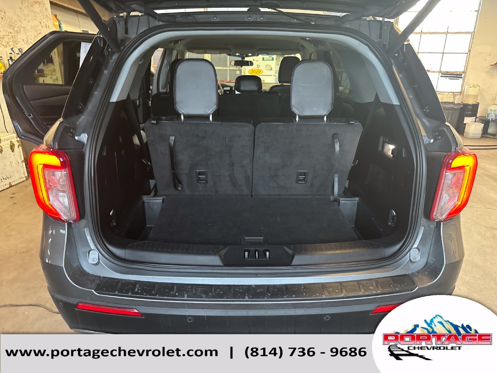 Used 2024 Ford Explorer XLT w/ Equipment Group 202A RWD image 25