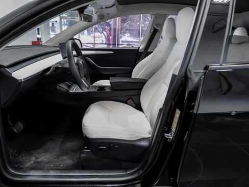 Used 2023 Tesla Model Y Long Range AWD/4WD image 4
