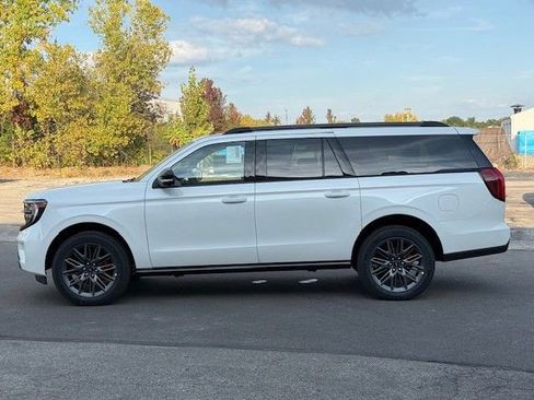 New 2025 Ford Expedition Max Platinum w/ Stealth Performance Package image 9
