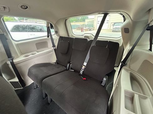 Used 2013 Dodge Grand Caravan SXT FWD image 7