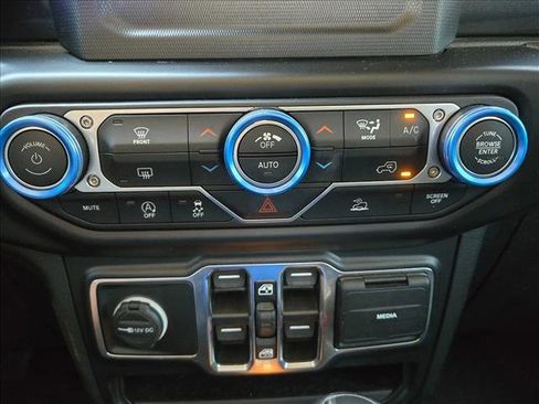 Used 2022 Jeep Gladiator Sport image 14