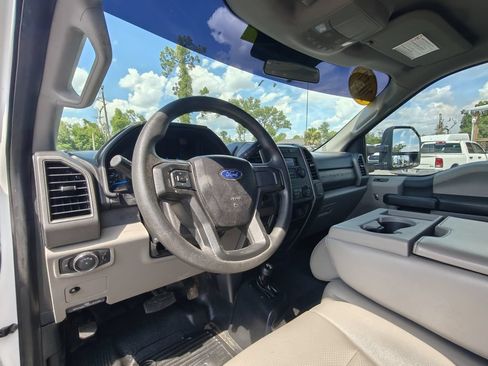Used 2017 Ford F250 XL w/ Power Equipment Group AWD/4WD image 25