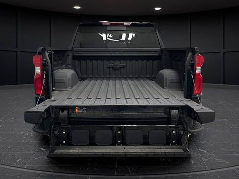 Used 2025 Chevrolet Silverado 1500 RST w/ Redline Edition AWD/4WD image 6