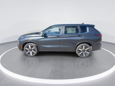New 2025 Mitsubishi Outlander SE image 5