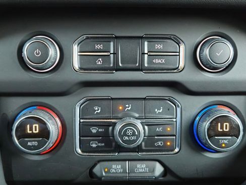 Used 2023 Chevrolet Tahoe LS image 13