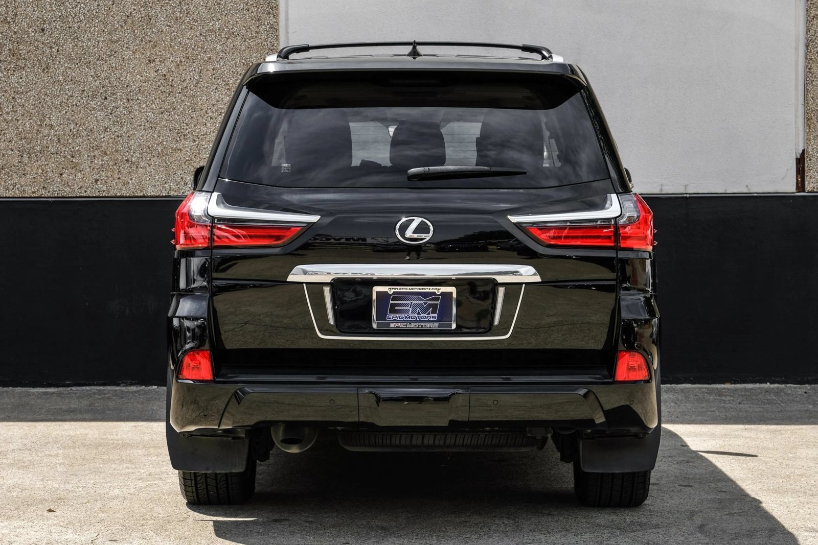 Used 2021 Lexus LX 570 4WD w/ Luxury Package image 9