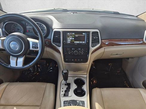 Used 2013 Jeep Grand Cherokee Limited w/ Luxury Group II AWD/4WD image 26