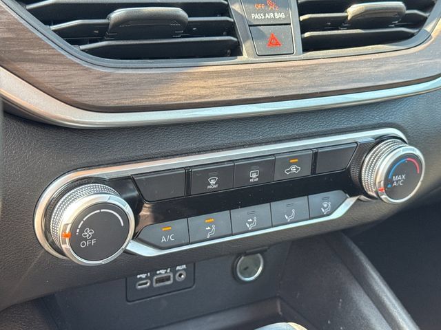 Used 2025 Nissan Altima 2.5 SV FWD image 21
