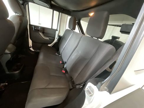 Used 2018 Jeep Wrangler Unlimited Sport S image 23
