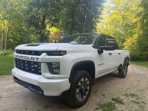 Used 2023 Chevrolet Silverado 2500 Custom w/ Custom Value Package AWD/4WD image 3