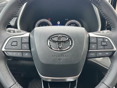 New 2026 Toyota Highlander XSE image 22