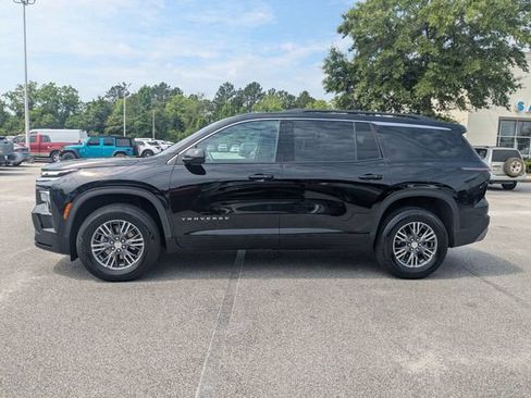 Used 2026 Chevrolet Traverse LT FWD image 6