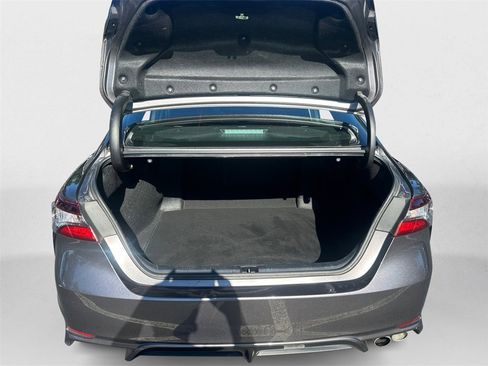 Used 2023 Toyota Camry SE image 13