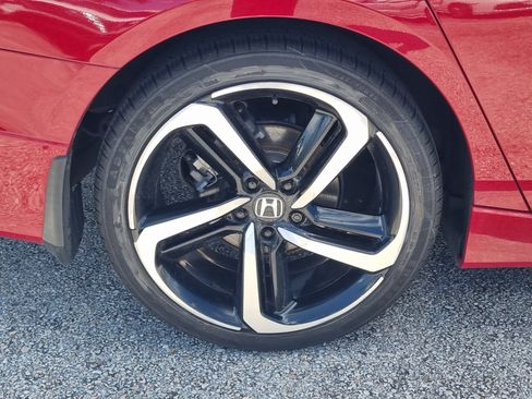 Used 2018 Honda Accord Sport image 11