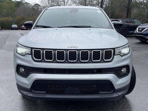 Used 2024 Jeep Compass Latitude image 8