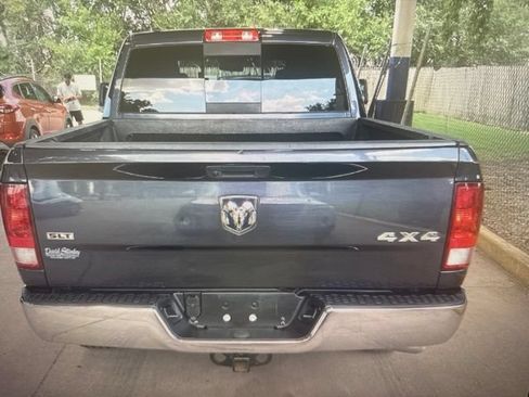 Used 2020 RAM 1500 Classic SLT AWD/4WD image 3