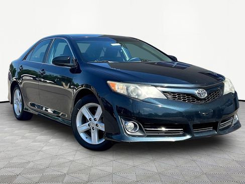 Used 2013 Toyota Camry SE FWD image 3