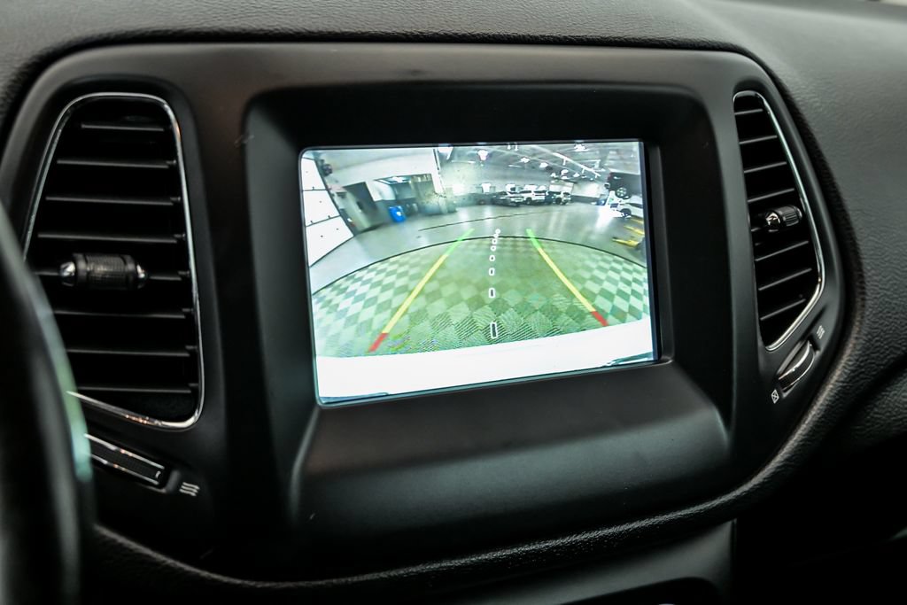 Used 2020 Jeep Compass Latitude w/ Cold Weather Group AWD/4WD image 20